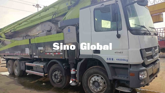Used Zoomlion 56 meter  White Concrete Pump Truck With Benz Chassis